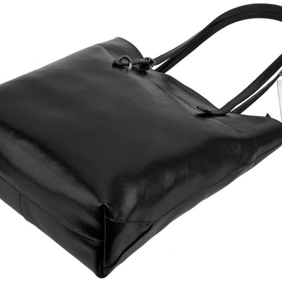 CHRISTMAS  SALE       BLACK  LEATHER  TOTE    $29 - Picture 4 of 10